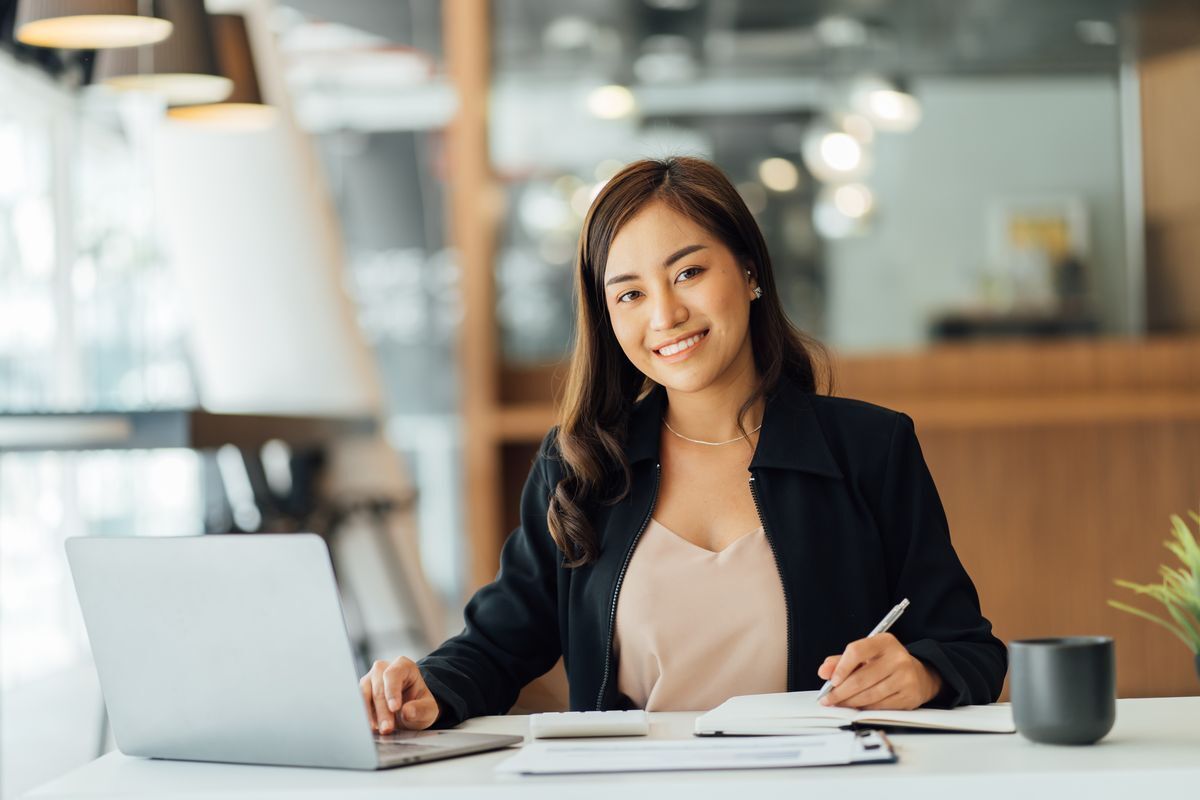 HOW COMPETITIVE INTELLIGENCE IMPROVES CUSTOMER ACQUISITION